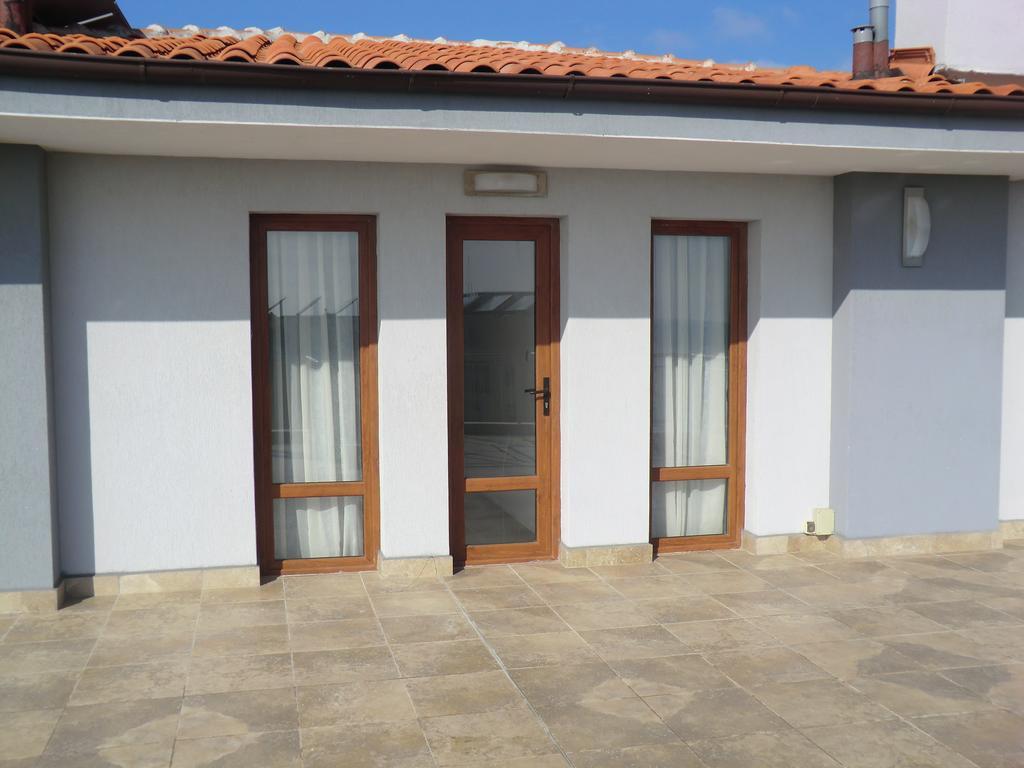 Guest House Petrovi Ravda Exterior foto